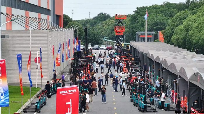 蓝色力量 品质启航——2025年诺力蓝色军团启动仪式暨优秀经销商表彰大会