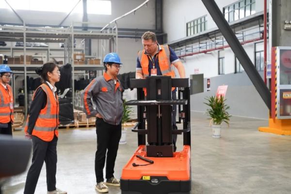 同诺共力 加成未来｜诺力股份2023年度工厂开放日成功举办，携手全球经销商共话数智诺力！